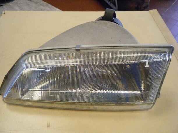 Foto: SCHEINWERFER LINKS eines Peugeot 106