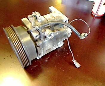 Foto: KOMPRESSOR KLIMAANLAGE eines Mazda 626 2.0 Exclusive