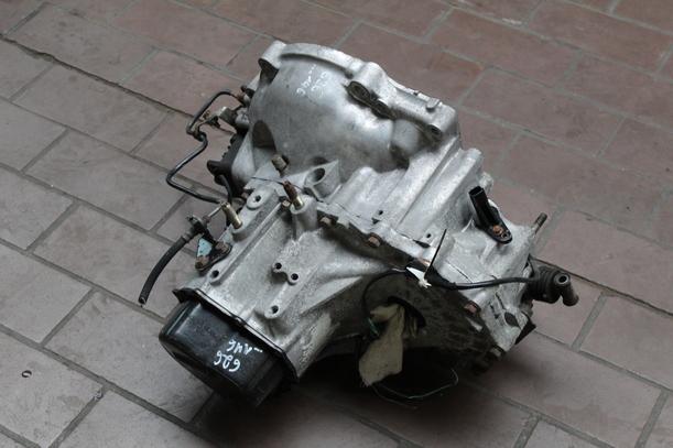 Foto: SCHALTGETRIEBE 5-GANG eines Mazda 626 2.0 SE