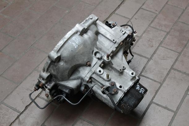 Foto: SCHALTGETRIEBE 5-GANG eines Mazda 626 2.0 SE