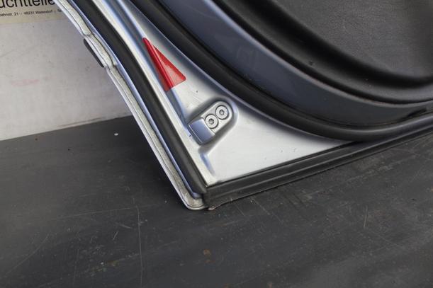 Foto: TÜR HINTEN LINKS eines BMW 520i touring Exclusive