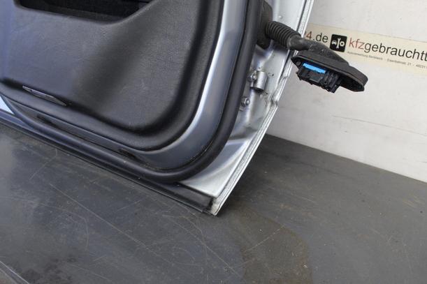 Foto: TÜR HINTEN LINKS eines BMW 520i touring Exclusive