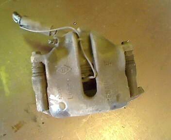 Foto: BREMSSATTEL VR eines Renault Laguna 1.8 Exclusive