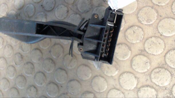 Foto: WISCHERSCHALTER eines Ford Transit 100 L TDE (TD) Exclusive