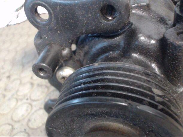 Foto: LENKGETRIEBEPUMPE eines Ford Mondeo Turnier TD Exclusive