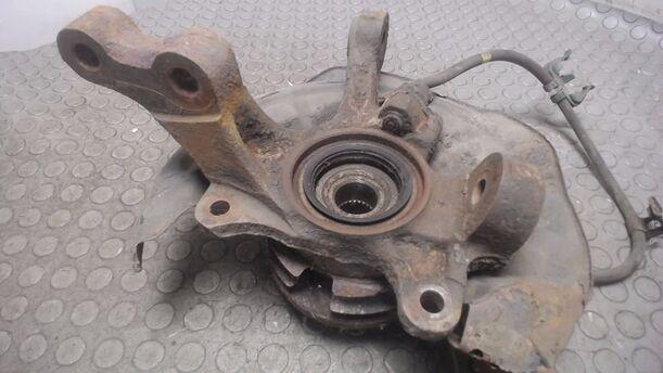 Foto: ACHSSCHENKEL VORNE RECHTS eines Toyota Carina Liftback 1.6 Exclusive