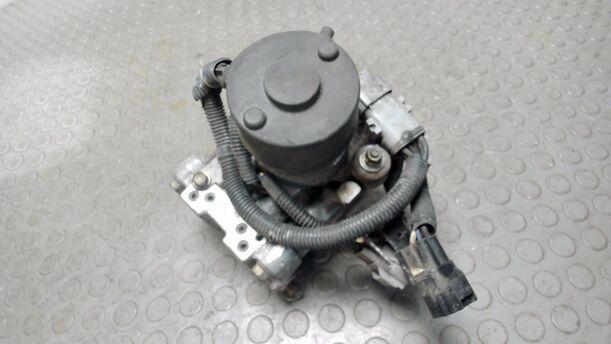 Foto: HAUPTBREMSAGGREGAT ABS eines Toyota Carina Liftback 1.6 Exclusive