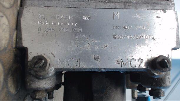 Foto: HAUPTBREMSAGGREGAT ABS eines Mitsubishi Carisma 1600 Exclusive