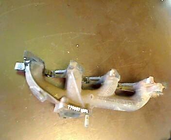 Foto: AUSPUFFKRÜMMER eines Volvo V40 1.9 D Exclusive