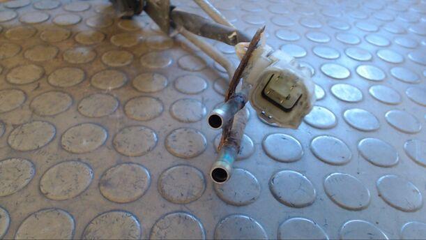 Foto: KRAFTSTOFFPUMPE eines Rover 214 i