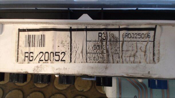 Foto: TACHOEINHEIT eines Rover 214 i