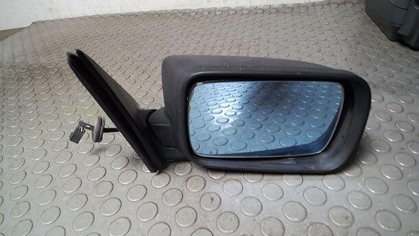 Foto: AUSSENSPIEGEL ELEKTRISCH VERSTELLBAR RECHTS ( UNLACKIERT ) eines BMW 316i Exclusive