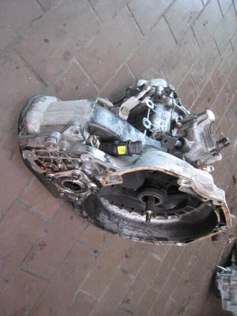 Foto: SCHALTGETRIEBE 5-GANG eines Daewoo Lanos 1.4