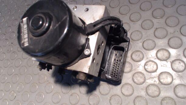 Foto: HAUPTBREMSAGGREGAT ABS eines Fiat Bravo 80 16V SE