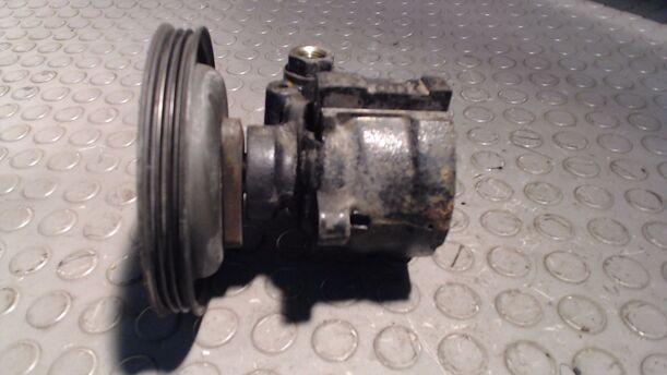 Foto: LENKGETRIEBEPUMPE eines Fiat Bravo 80 16V SE