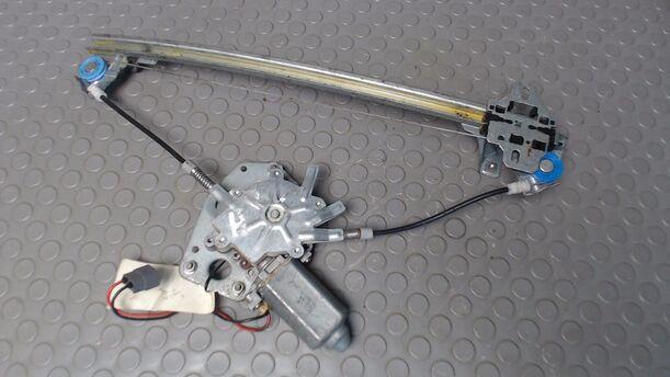 Foto: FENSTERHEBER ELEKTRISCH HINTEN LINKS eines Saab 9000 2.3 Exclusive
