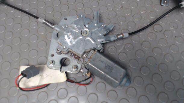 Foto: FENSTERHEBER ELEKTRISCH HINTEN LINKS eines Saab 9000 2.3 Exclusive