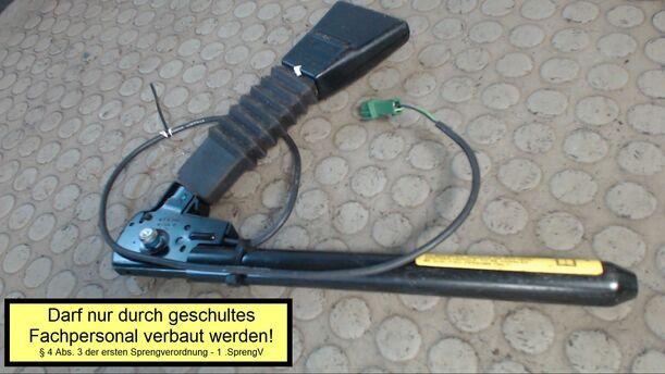 Foto: GURTSTRAFFER VORN RECHTS eines Opel Astra 1.6 Caravan Exclusive