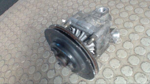 Foto: LENKGETRIEBEPUMPE eines Audi 80 Exclusive