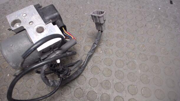 Foto: HAUPTBREMSAGGREGAT ABS eines Nissan Micra 1.0 Exclusive