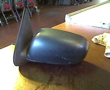 Foto: AUSSENSPIEGEL MECH. INNENVERSTB. LINKS eines Nissan Micra Exclusive