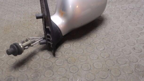 Foto: AUSSENSPIEGEL LINKS MECH. INNENVERSTBAR eines Skoda Felicia Combi 1.3 SE