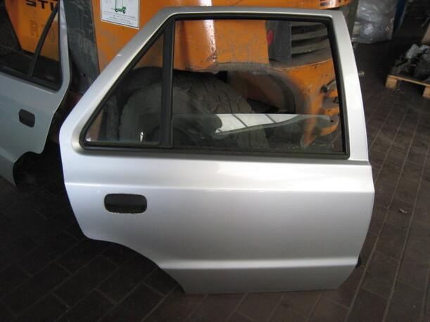 Foto: TÜR HINTEN RECHTS eines Skoda Felicia Combi 1.3 SE