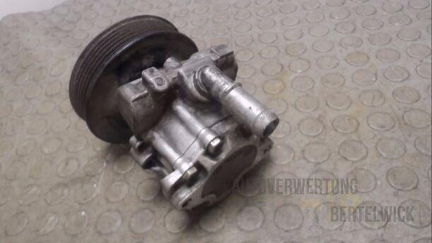 Foto: LENKGETRIEBEPUMPE eines Skoda Felicia Combi 1.3 SE