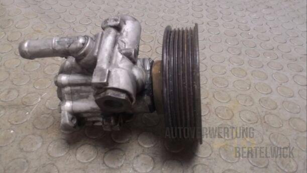 Foto: LENKGETRIEBEPUMPE eines Skoda Felicia Combi 1.3 SE