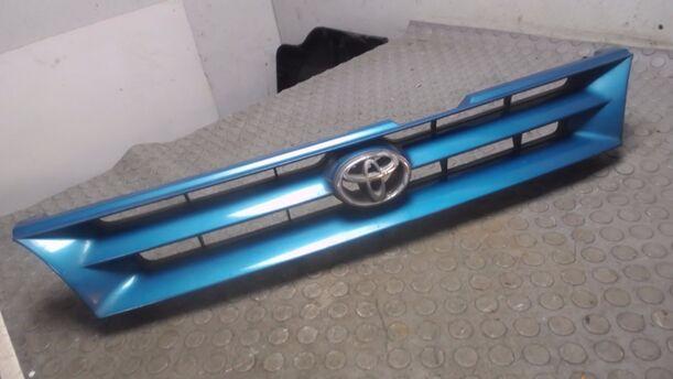 Foto: KÜHLERGRILL eines Toyota Corolla Exclusive