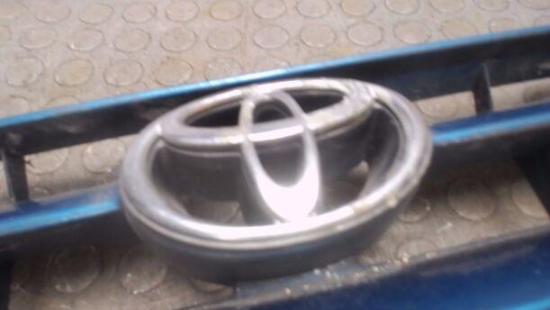 Foto: KÜHLERGRILL eines Toyota Corolla Exclusive