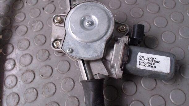 Foto: FENSTERHEBER ELEKTRISCH VORN LINKS eines Fiat Brava 1.4 12V SE
