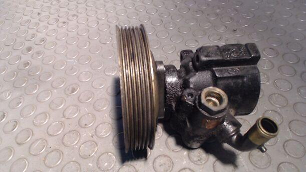 Foto: LENKGETRIEBEPUMPE eines Fiat Brava 1.4 12V SE