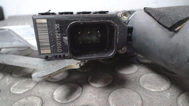 Foto: FENSTERHEBER ELEKTR VORN LINKS ( 2/3-TÜRER) eines Opel Astra 1.8 Exclusive