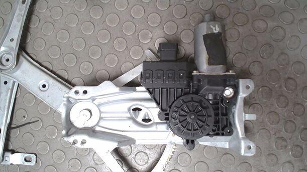 Foto: FENSTERHEBER ELEKTR VORN RECHTS  (2/3-TÜRER) eines Opel Astra 1.8 Exclusive