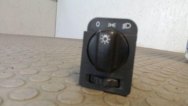 Foto: LICHTSCHALTER eines Opel Astra EX