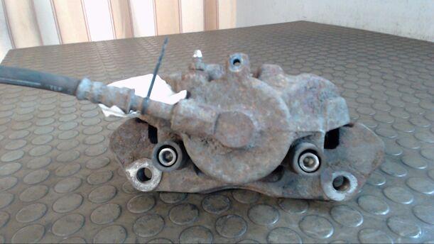 Foto: BREMSSATTEL VORN LINKS eines Mercedes-Benz V 230 TD (C)