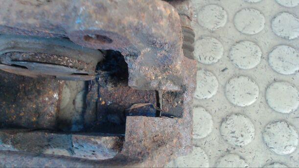 Foto: BREMSSATTEL VORN LINKS eines Audi 80 SE