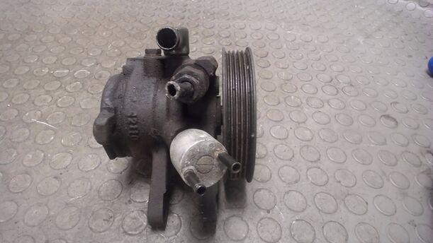 Foto: LENKGETRIEBEPUMPE eines Toyota Corolla 1.4 SE