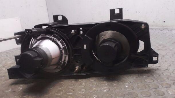 Foto: DOPPELSCHEINWERFER LINKS (HELLA) eines BMW 525i SE