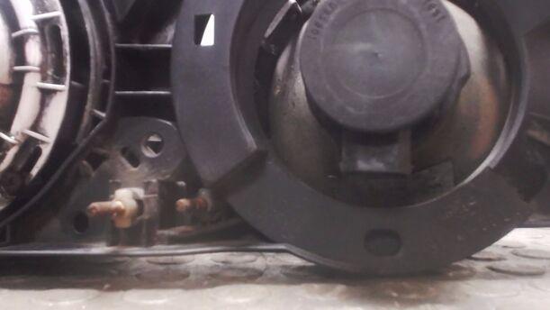 Foto: DOPPELSCHEINWERFER LINKS (HELLA) eines BMW 525i SE