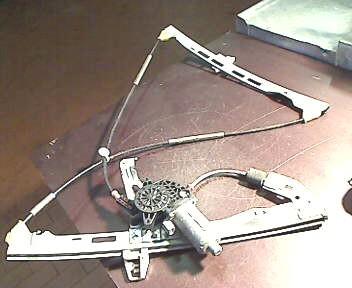 Foto: FENSTERHEBER MIT MOTOR R eines Peugeot 206 60 SE
