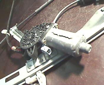 Foto: FENSTERHEBER MIT MOTOR R eines Peugeot 206 60 SE