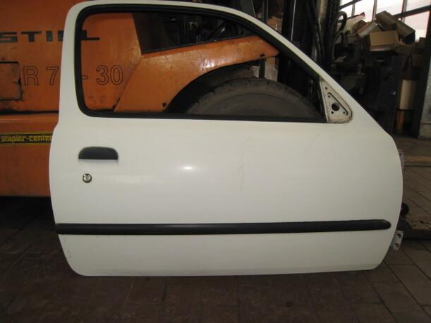 Foto: TÜR VORNE RECHTS (2/3-türer) eines Nissan Micra 1.0