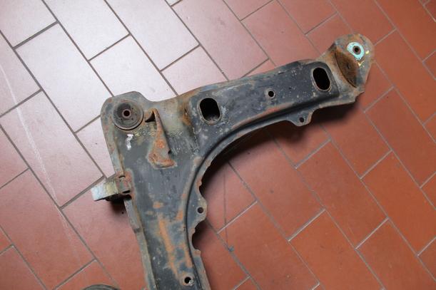 Foto: ACHSKÖRPER VORNE (FÜR BASTLER) eines Audi Coupe GT