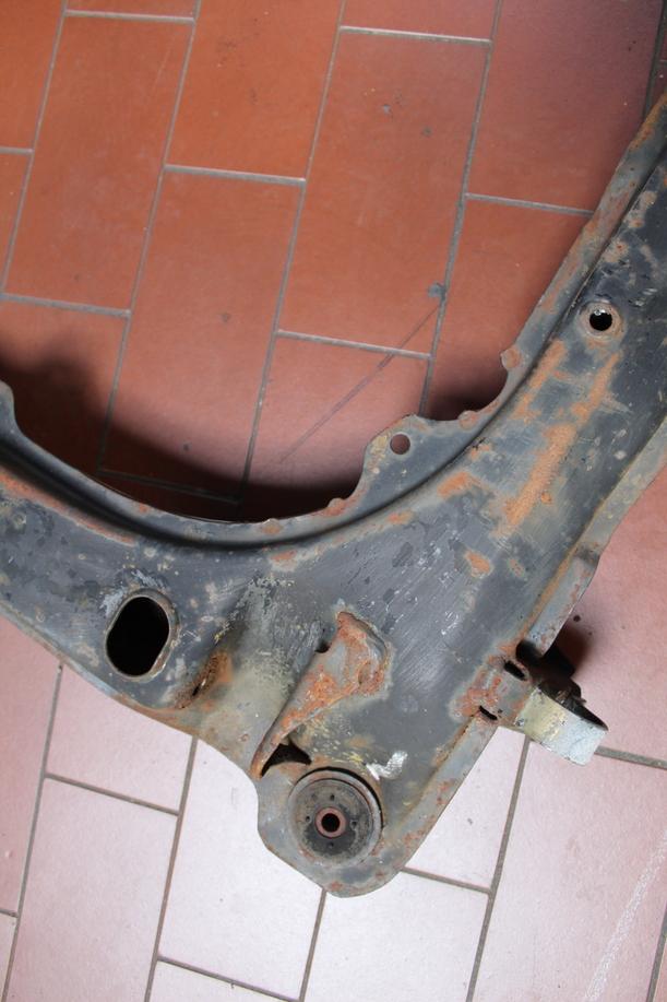 Foto: ACHSKÖRPER VORNE (FÜR BASTLER) eines Audi Coupe GT