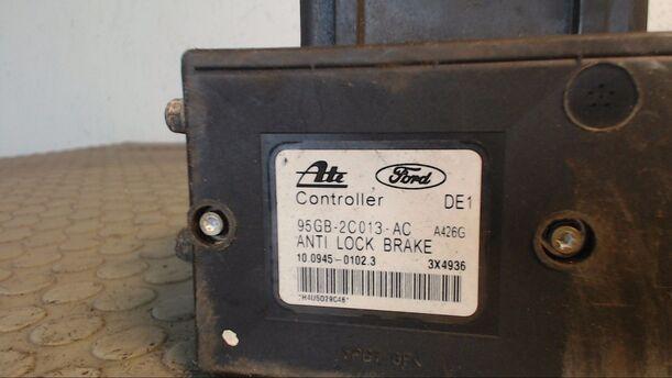 Foto: HAUPTBREMSAGGREGAT ABS eines Ford Scorpio Turnier