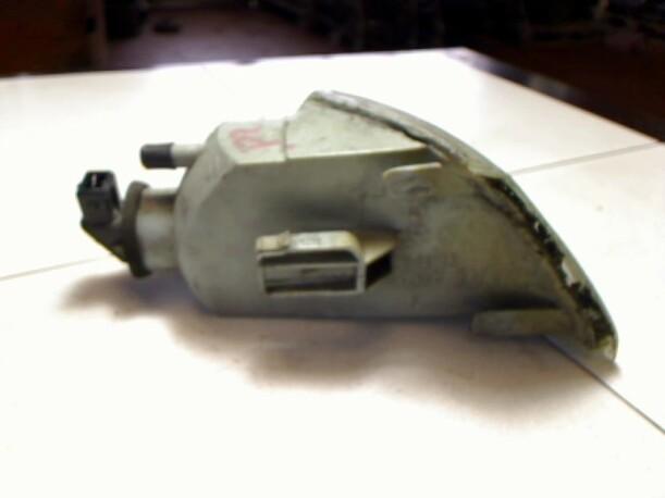 Foto: BLINKER / BLINKLEUCHTE LINKS eines Citroen Xantia 2.0i Automatik