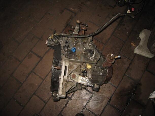 Foto: SCHALTGETRIEBE 5-GANG eines Citroen Xantia 2.0i Automatik