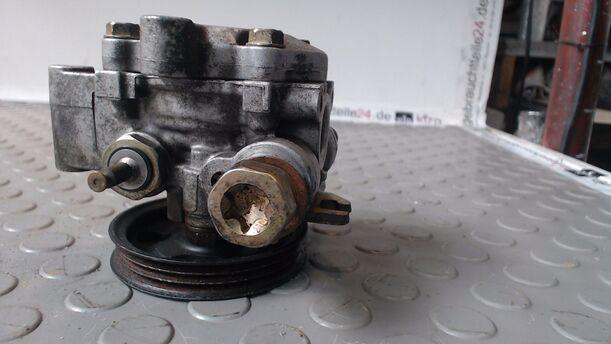 Foto: LENKGETRIEBEPUMPE / SERVOPUMPE eines Daihatsu Sirion